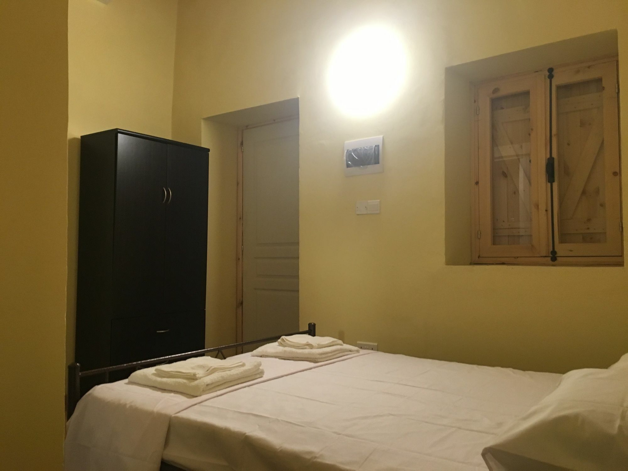 Zouglas App Guesthouse Limassol Exterior foto
